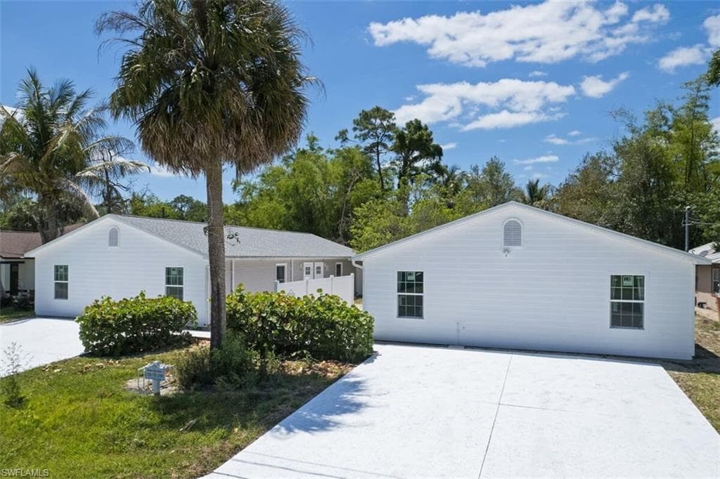 27900-902 Vermont ST BONITA SPRINGS, FL 34135
