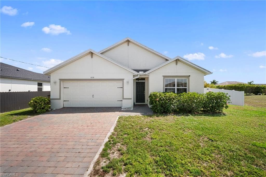 1628 9th TER CAPE CORAL, FL 33993