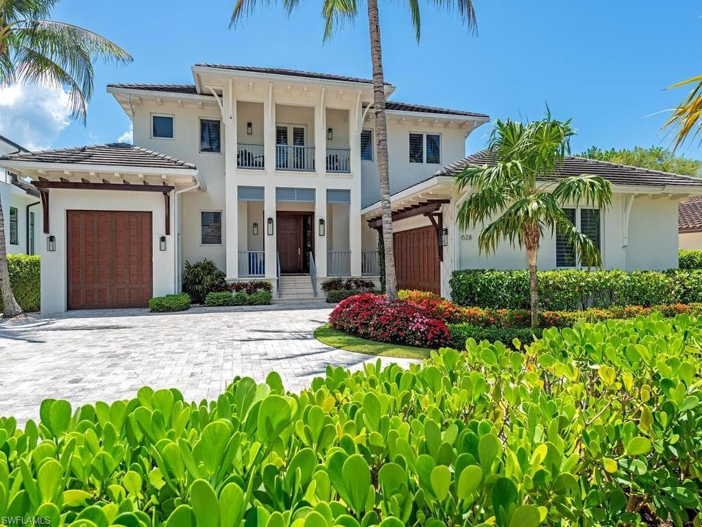 628 21st AVE S NAPLES, FL 34102
