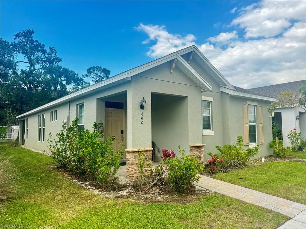 882 Friendship CIR LABELLE, FL 33935