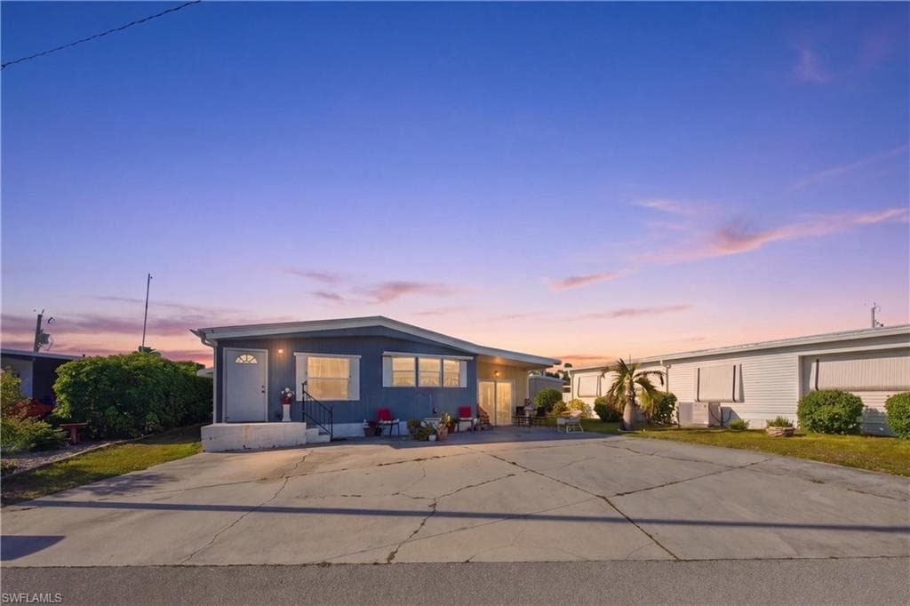 181 Chisholm TRL NORTH FORT MYERS, FL 33917