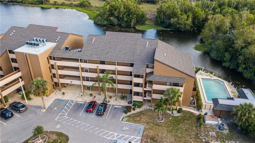 2069 W Lakeview BLVD E1 NORTH FORT MYERS, FL 33903