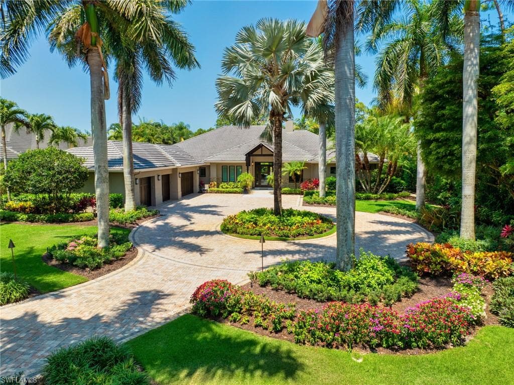 384 Edgemere WAY E NAPLES, FL 34105