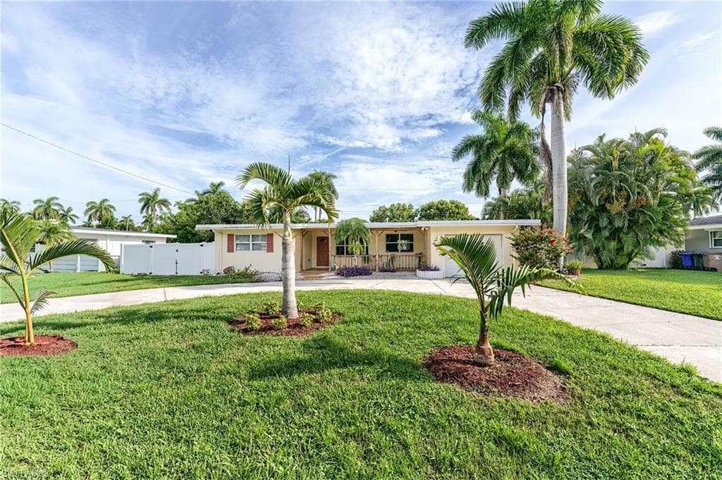 1443 Ricardo AVE FORT MYERS, FL 33901