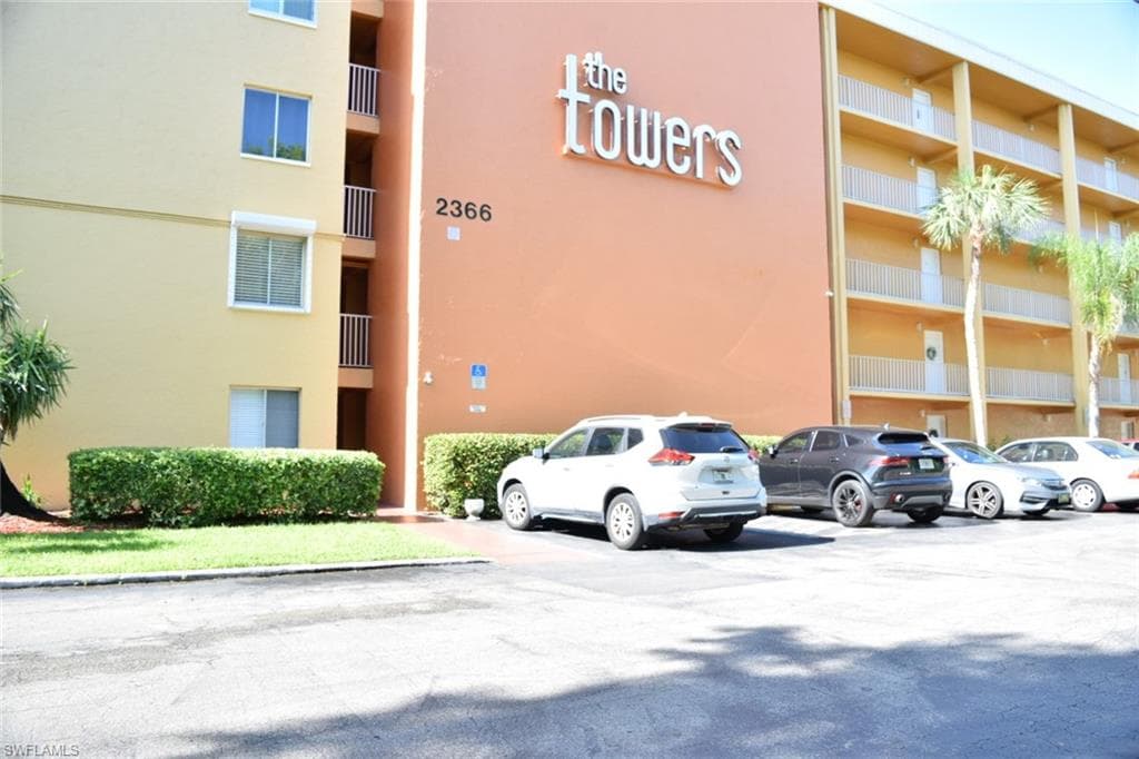2366 Mall DR 211 FORT MYERS, FL 33901