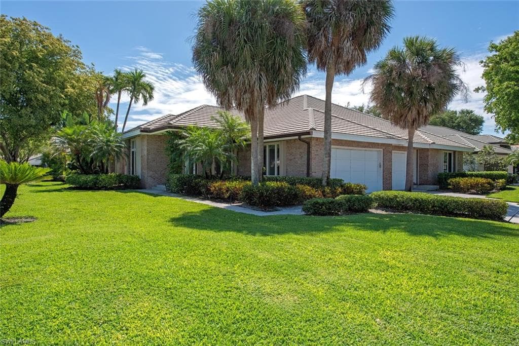7018 Greentree DR NAPLES, FL 34108