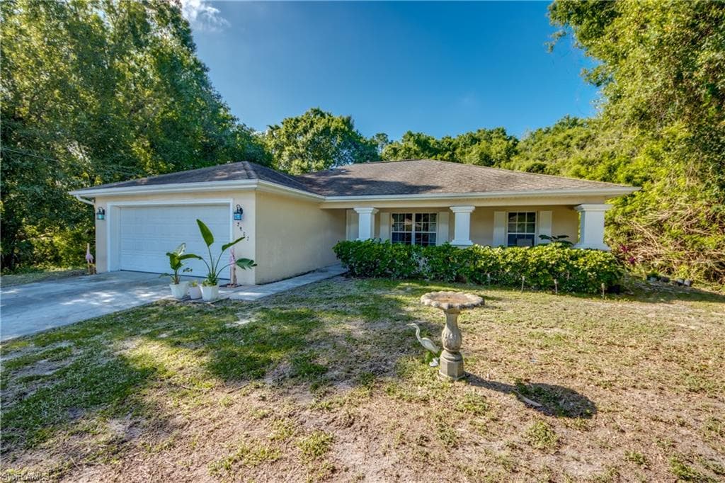 2807 51st ST W LEHIGH ACRES, FL 33971