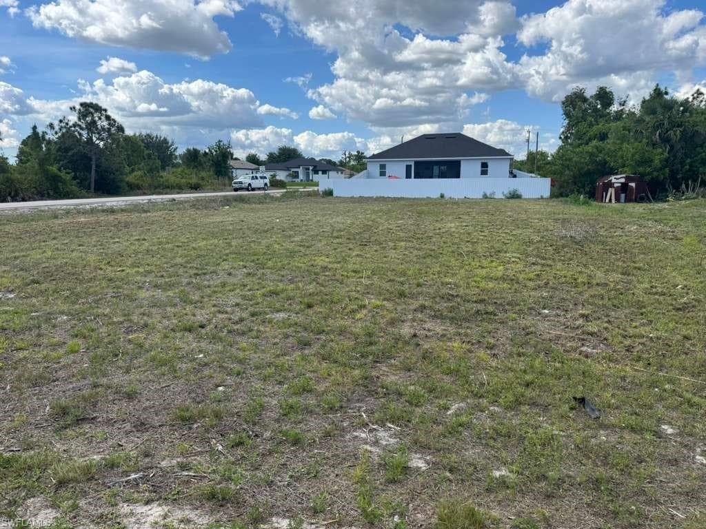 2918 10th ST W LEHIGH ACRES, FL 33971