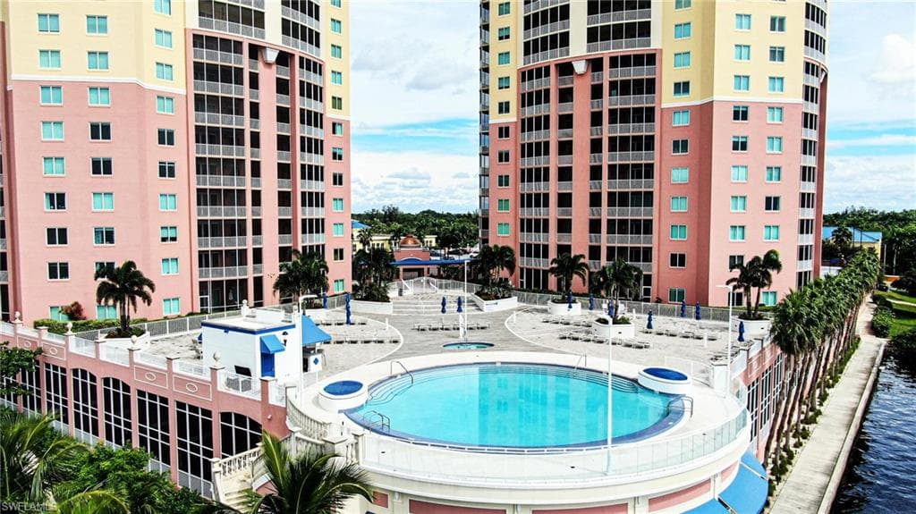 2743 1st ST 406 FORT MYERS, FL 33916