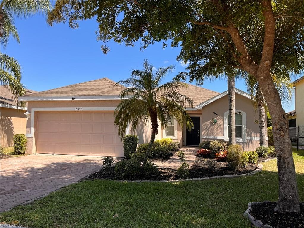 10353 Canal Brook LN LEHIGH ACRES, FL 33936