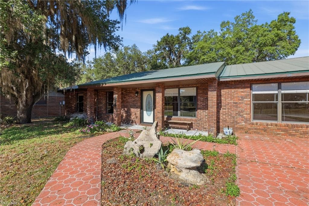420 Grant ST LABELLE, FL 33935