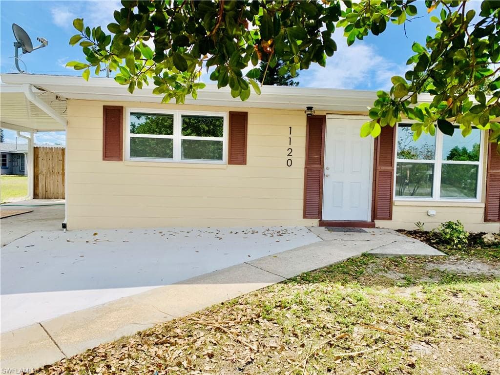 1120 Vineyard ST LEHIGH ACRES, FL 33936