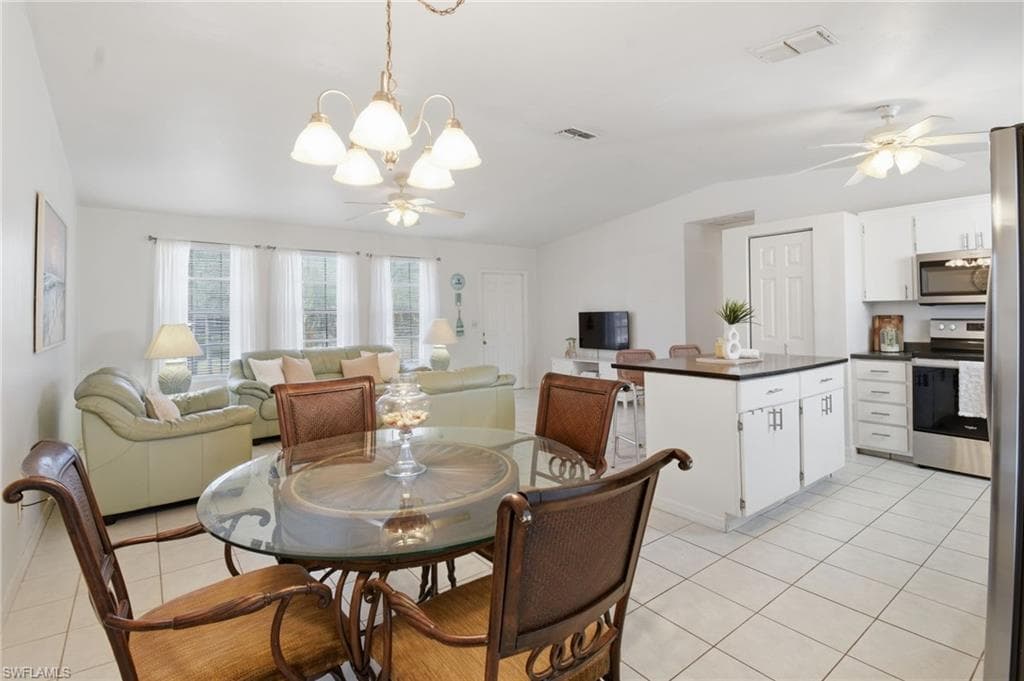 2111 NE 25th ST CAPE CORAL, FL 33909