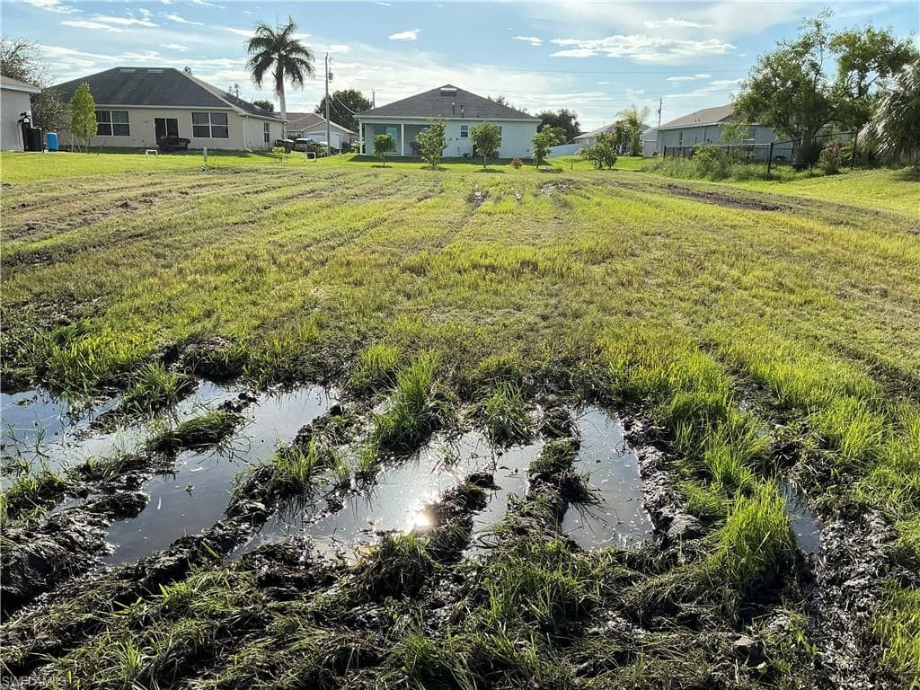2212 3rd AVE CAPE CORAL, FL 33909
