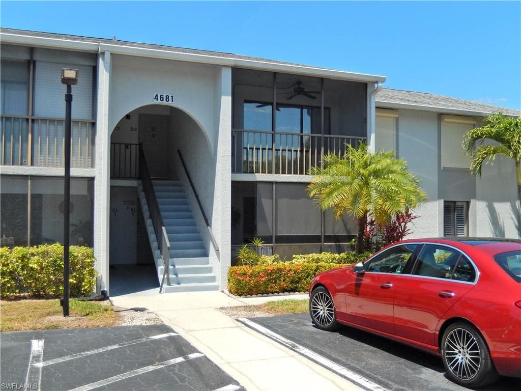 4681 Lakeside Club BLVD 4 FORT MYERS, FL 33905