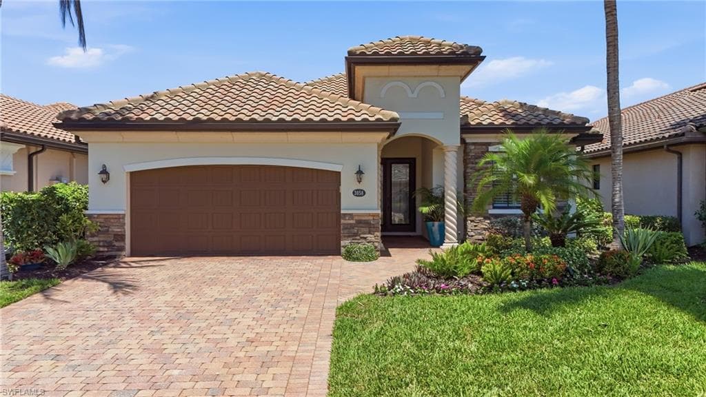 3058 Aviamar CIR NAPLES, FL 34114