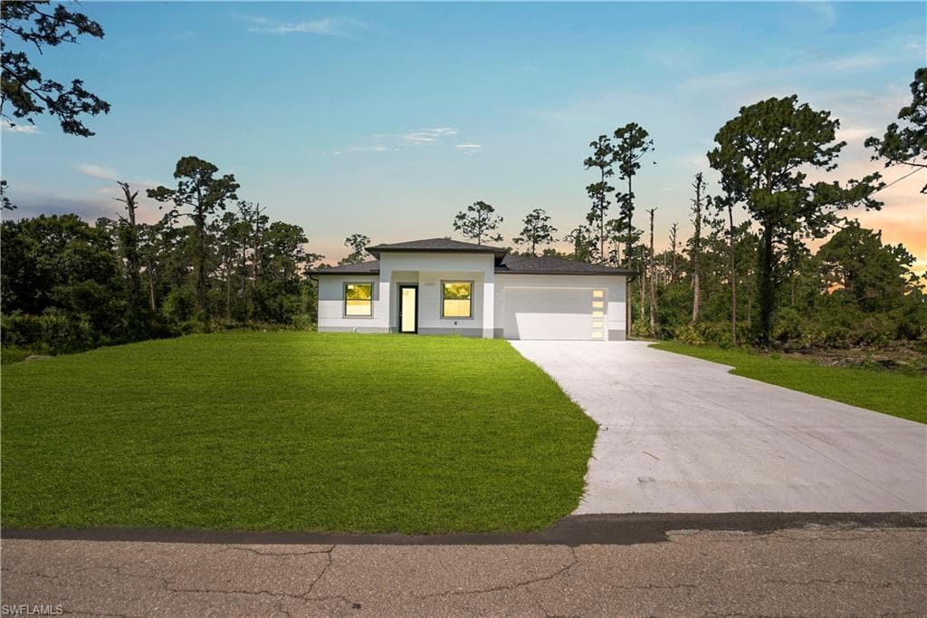 1009 Moore AVE LEHIGH ACRES, FL 33972