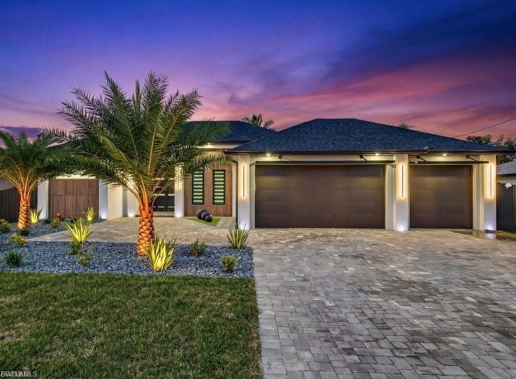 2818 SW 44th TER CAPE CORAL, FL 33914