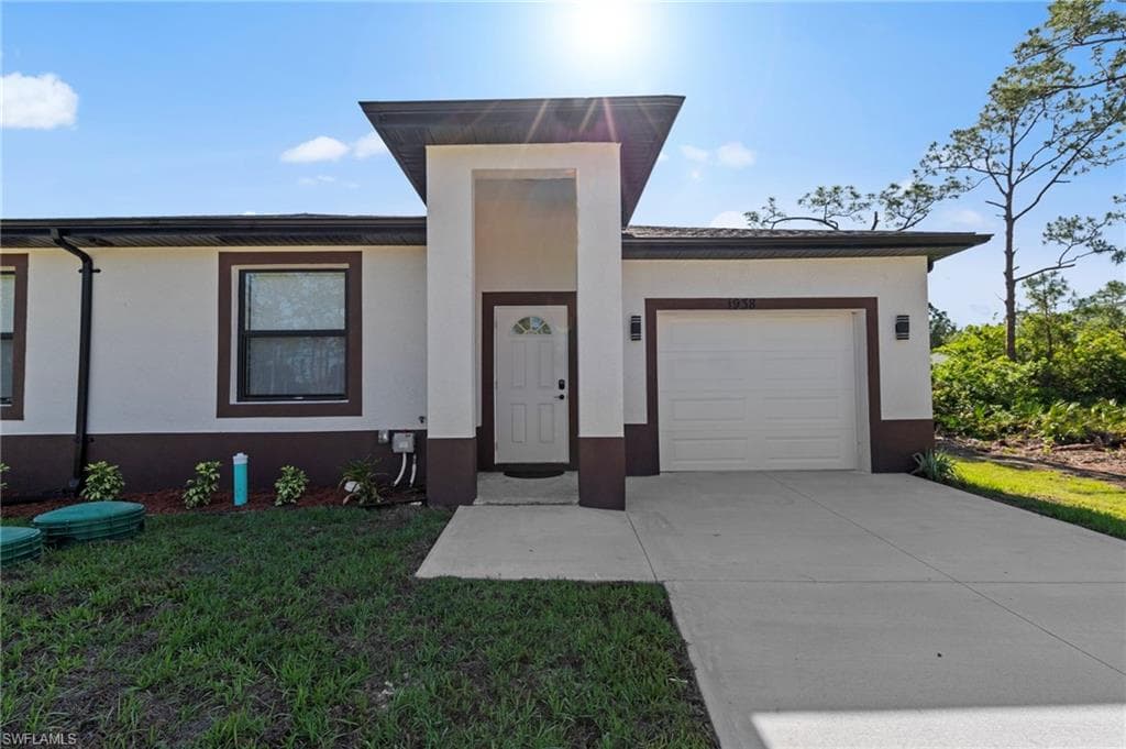 1940 Laverna AVE LEHIGH ACRES, FL 33972