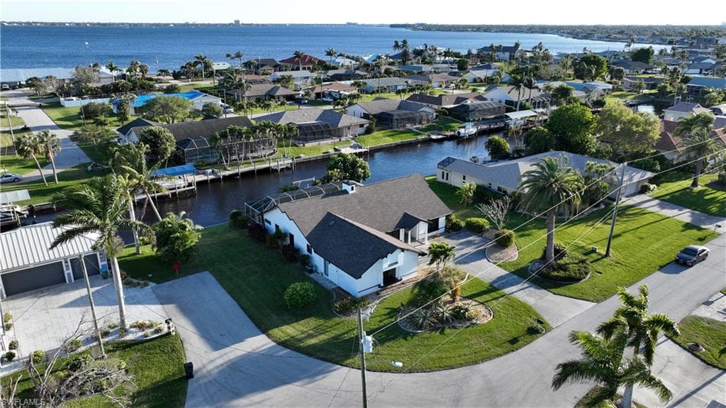 2328 27th ST CAPE CORAL, FL 33904