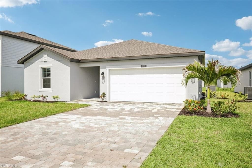 253 Moonlit Lake TRL LEHIGH ACRES, FL 33936