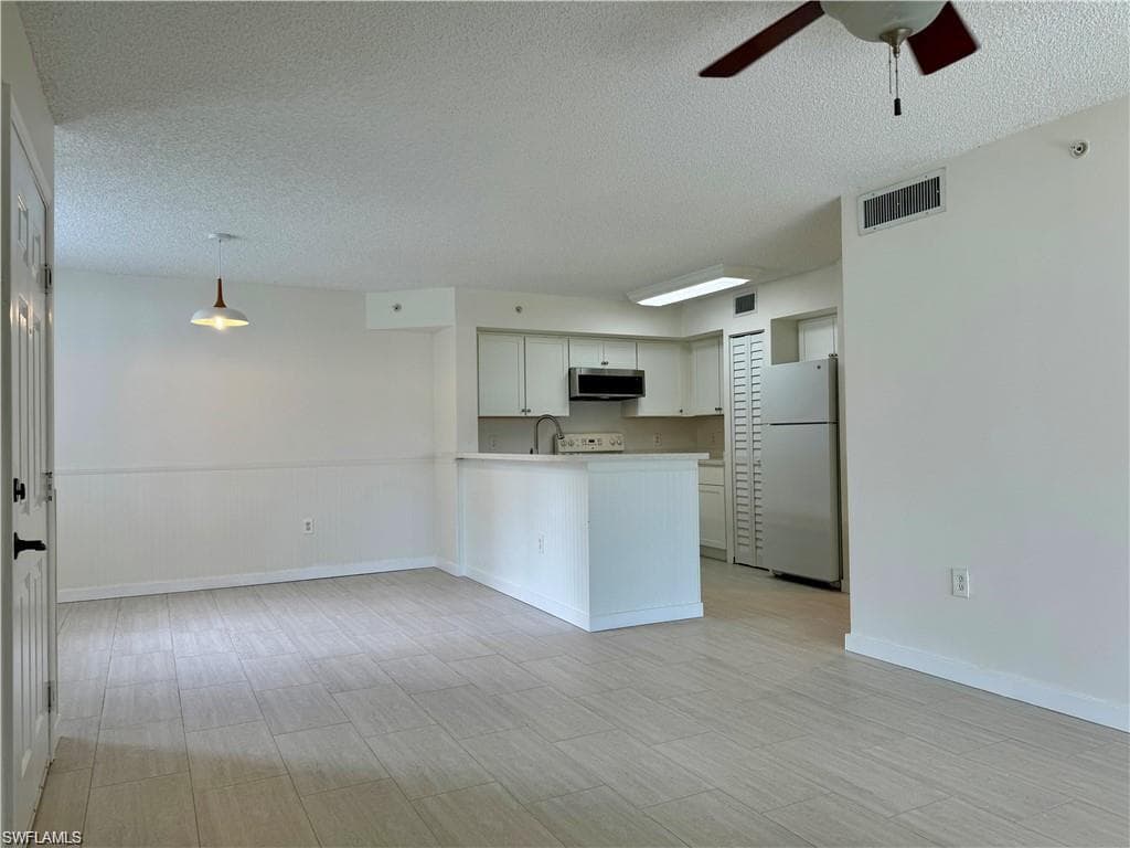 1180 Wildwood Lakes BLVD 108 NAPLES, FL 34104