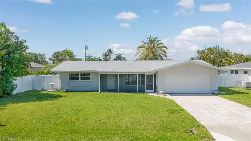 150 SW 48th TER CAPE CORAL, FL 33914