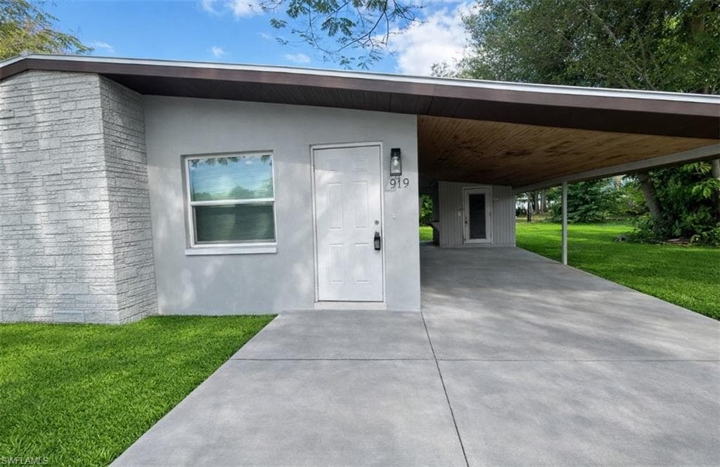 919 Freemont ST FORT MYERS, FL 33916