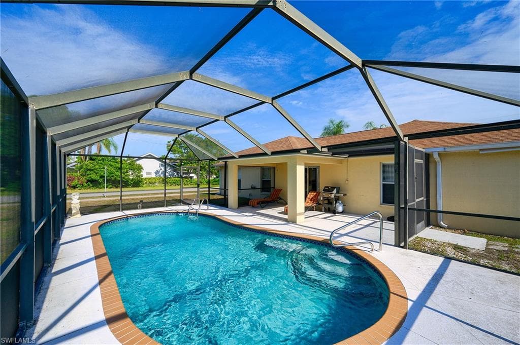 2519 6th ST W LEHIGH ACRES, FL 33971