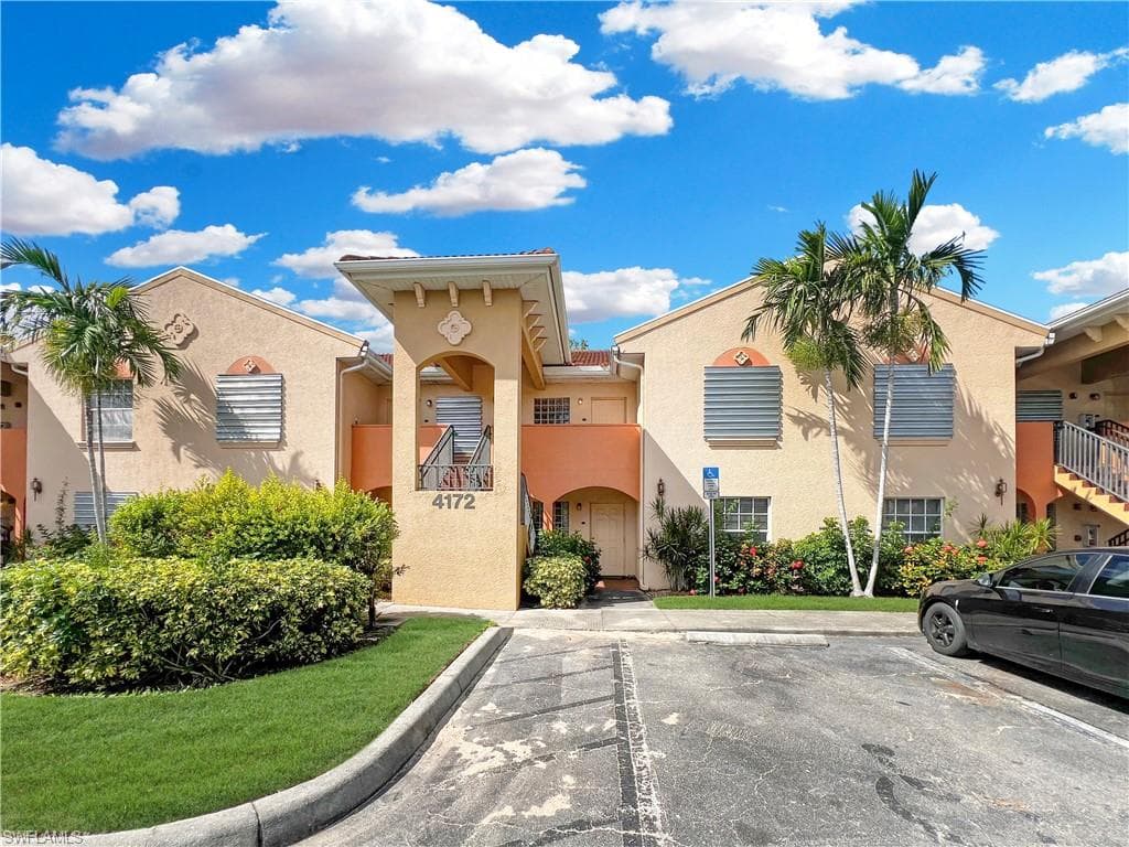 4172 Castilla CIR 105 FORT MYERS, FL 33916