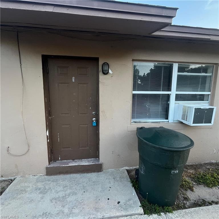 2301 Cranford AVE 3 FORT MYERS, FL 33916