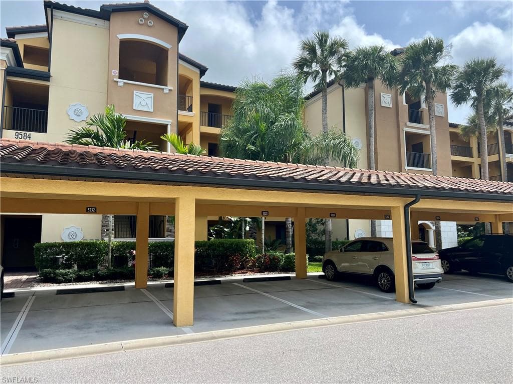 9584 Trevi CT 5223 NAPLES, FL 34113