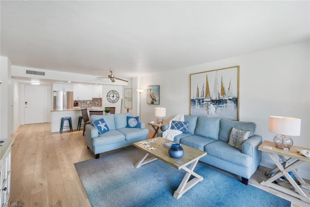 5 Bluebill AVE 208 NAPLES, FL 34108