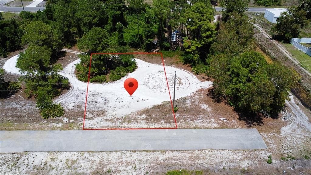3502 24th ST SW LEHIGH ACRES, FL 33976