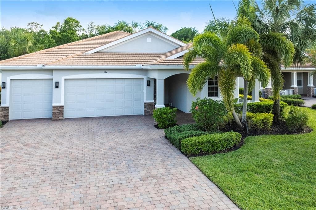 3941 Otter Bend CIR FORT MYERS, FL 33905