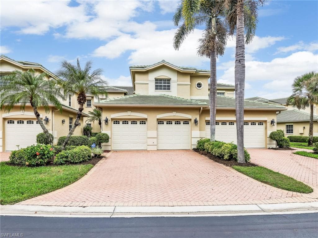 600 Vintage Reserve LN 22B NAPLES, FL 34119