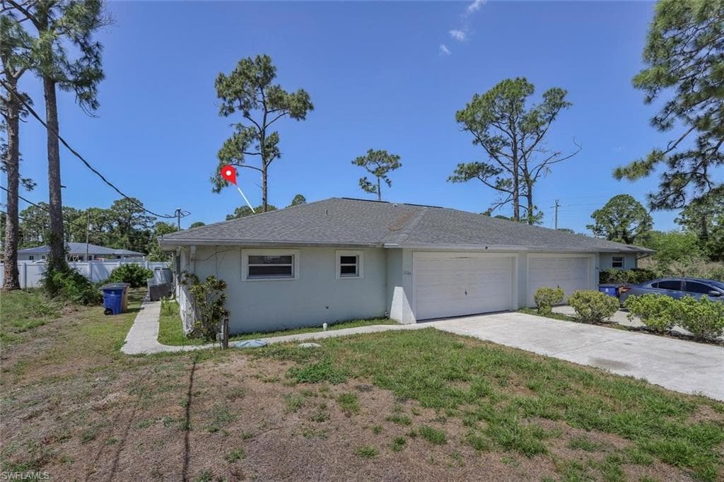 1104-1106 Circle DR LEHIGH ACRES, FL 33973