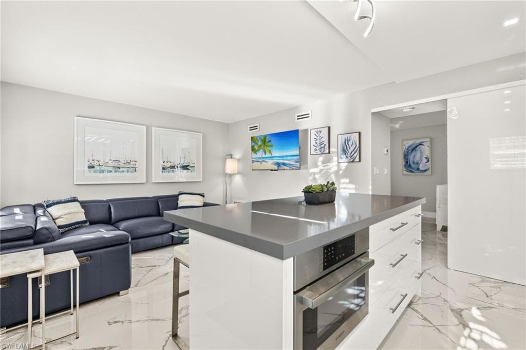 980 7th AVE S 109 NAPLES, FL 34102