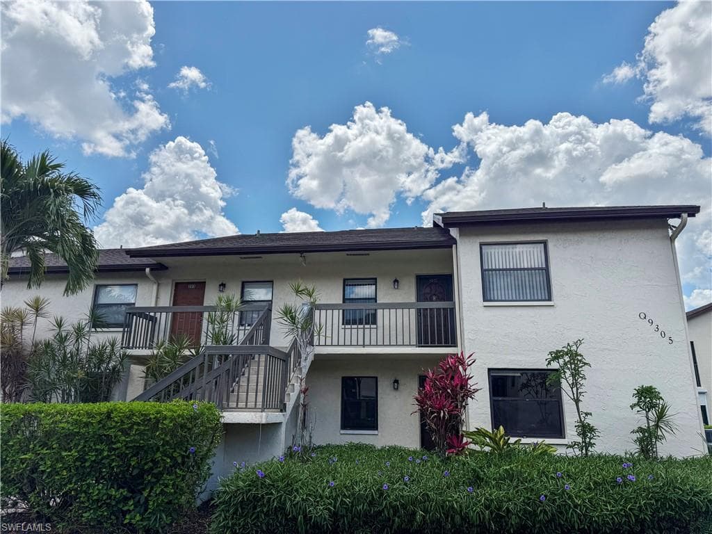 9305 Lake Park DR 104 FORT MYERS, FL 33919