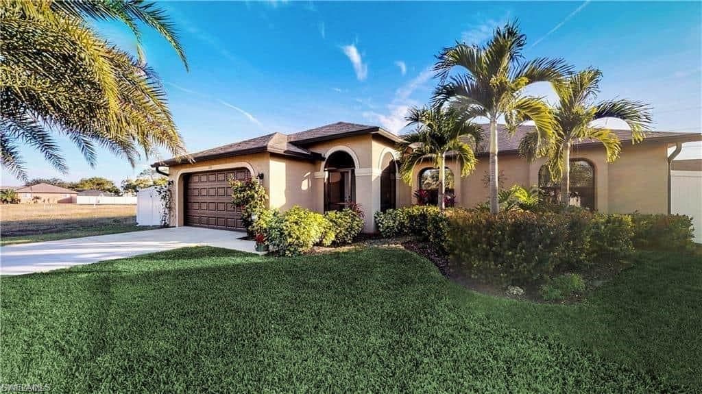 132 SE 27th TER CAPE CORAL, FL 33904