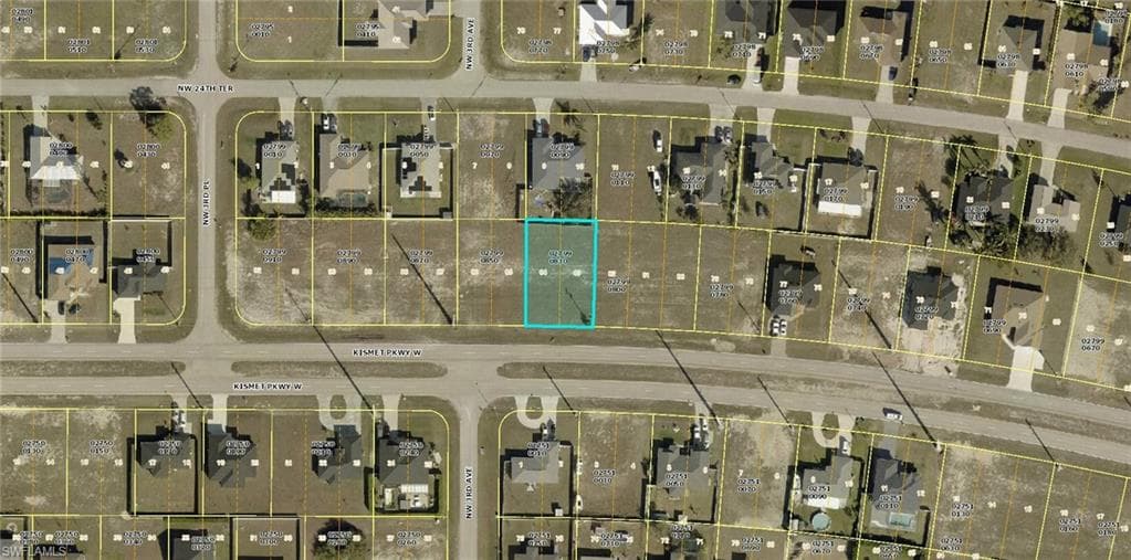 221 Kismet PKWY W CAPE CORAL, FL 33993