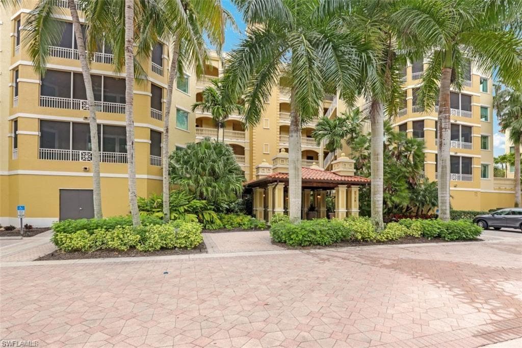 2738 Tiburon BLVD E B301 NAPLES, FL 34109