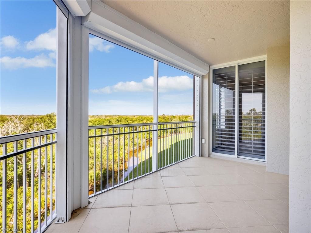1001 Arbor Lake DR 202 NAPLES, FL 34110