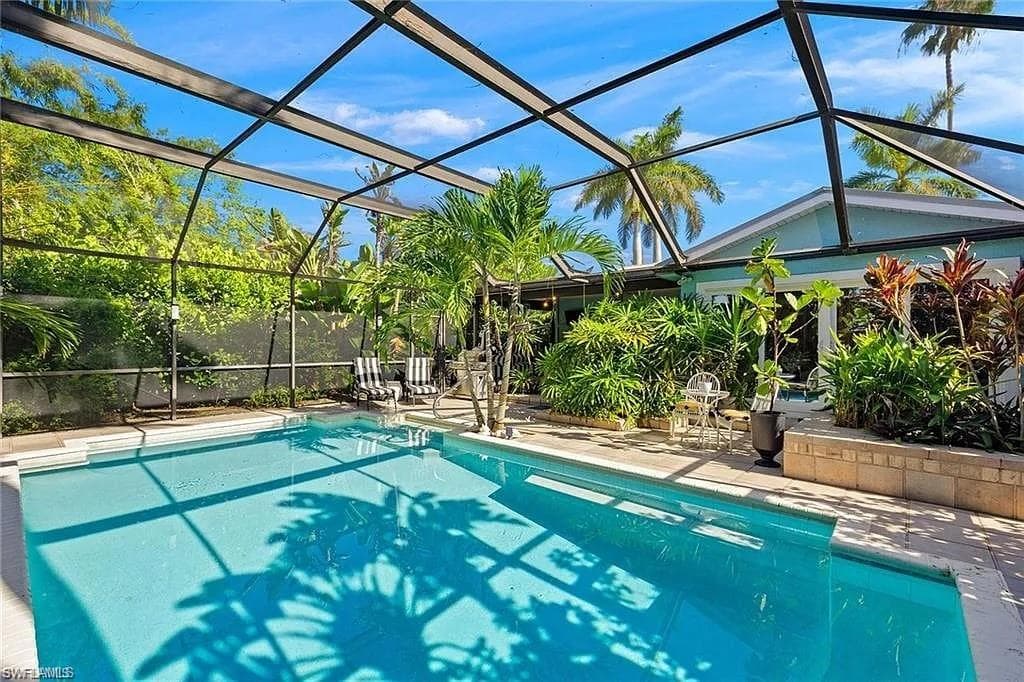 792 108th AVE N NAPLES, FL 34108