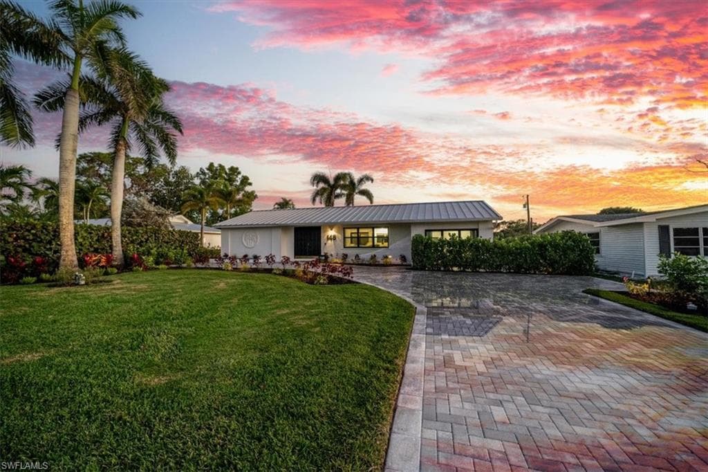 148 1st ST BONITA SPRINGS, FL 34134