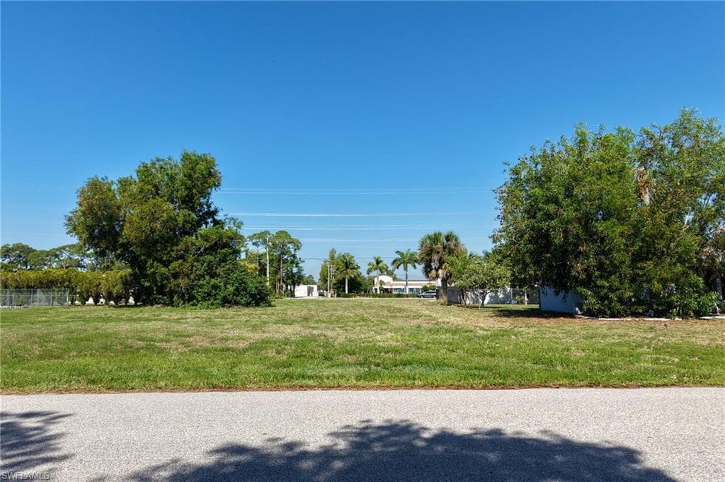 212 SE Santa Barbara PL CAPE CORAL, FL 33990