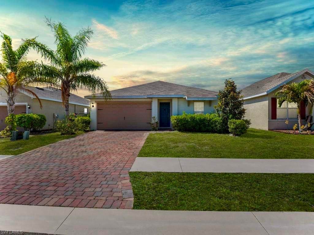 10545 Crossback LN LEHIGH ACRES, FL 33936