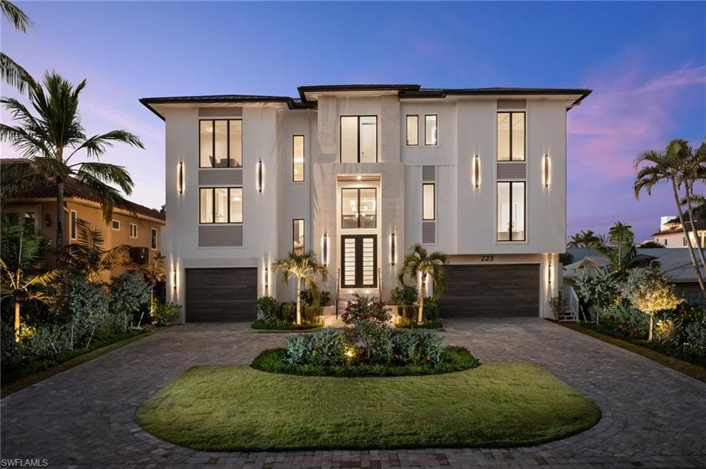 223 Bayview AVE NAPLES, FL 34108