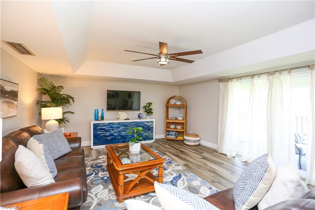 195 Peppermint LN 884 NAPLES, FL 34112