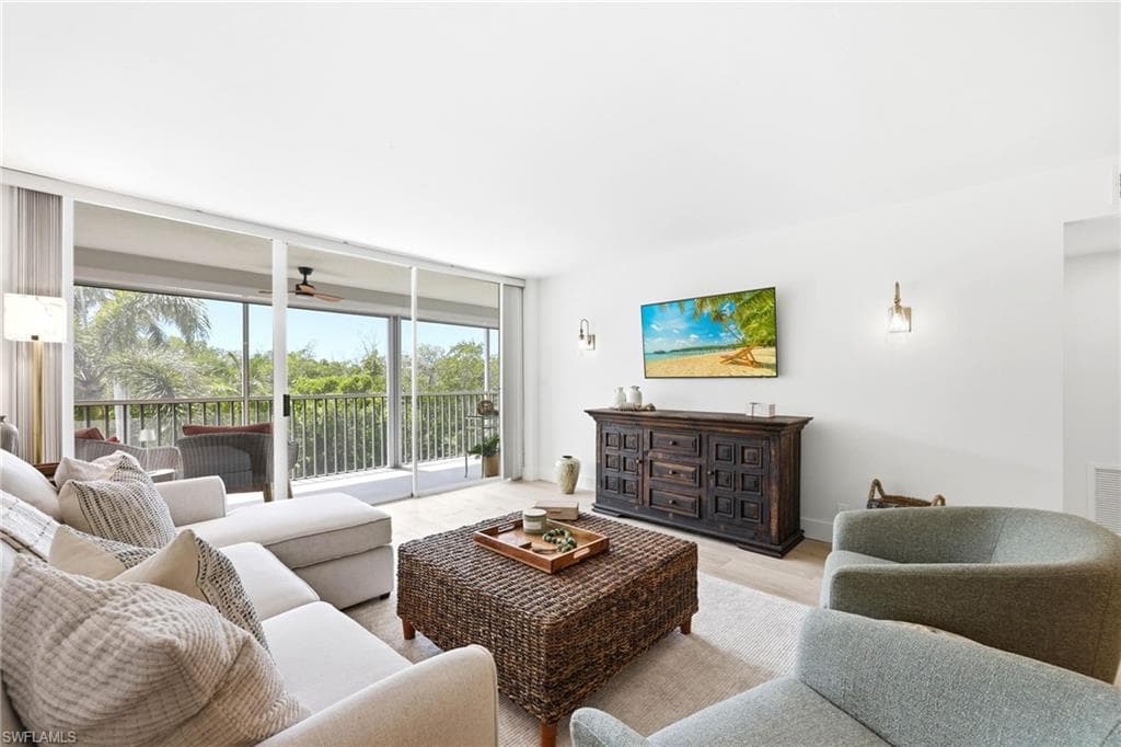 3 Bluebill AVE 303 NAPLES, FL 34108
